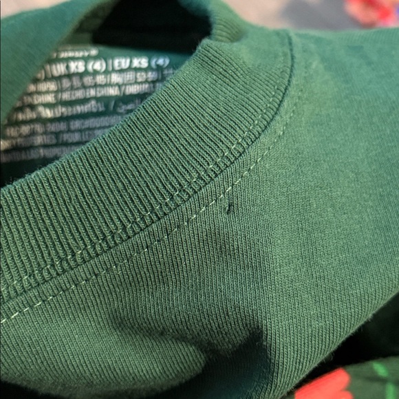 DISNEYLAND Resort Spirit Jersey Xmas - Picture 8 of 8